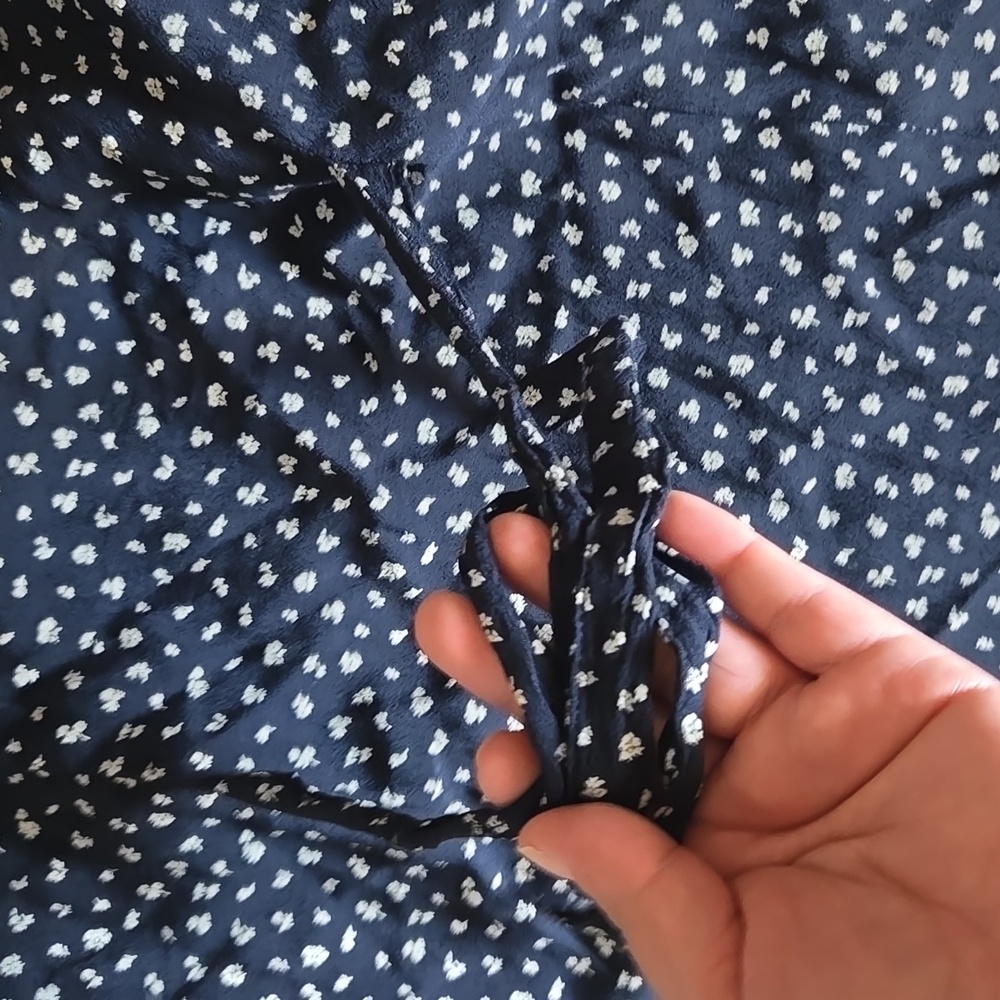 Brandy Melville Blue and White Floral - Picture 7 of 7